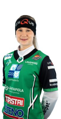 Emmi Lampinen juoksutti Siilinjärven kopparia hakemassa palloa Mantun montusta. Valokuvaaja: OutiMaria.