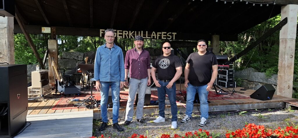 Sound check tehty ja Fagerkullan house band, pappilaa tarkoittava Rectory House on valmiina aloitukseen.