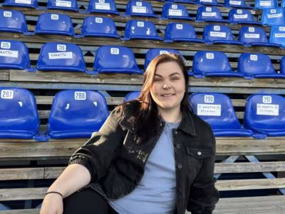 Eveliina Syrjälä toimii Vedon yhteyshenkilönä Itä-Länsi-tapahtumassa. Hän on myös Vimpelin Yrittäjien varapuheenjohtaja.