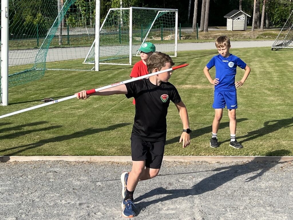 Keihäänheitto on vaativa laji.