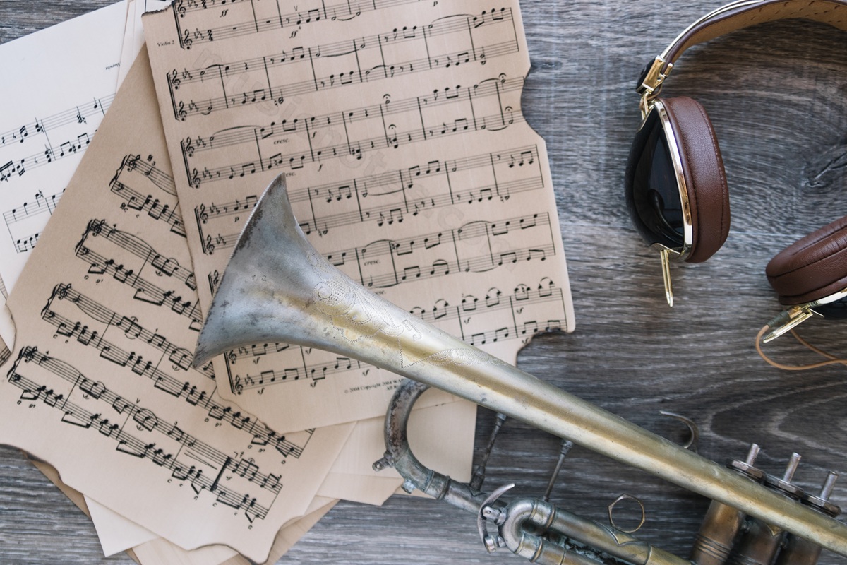 Alajärven kirkossa kuullaan fagottia, urkuja ja pianoa. Kuvituskuva: Freepik.