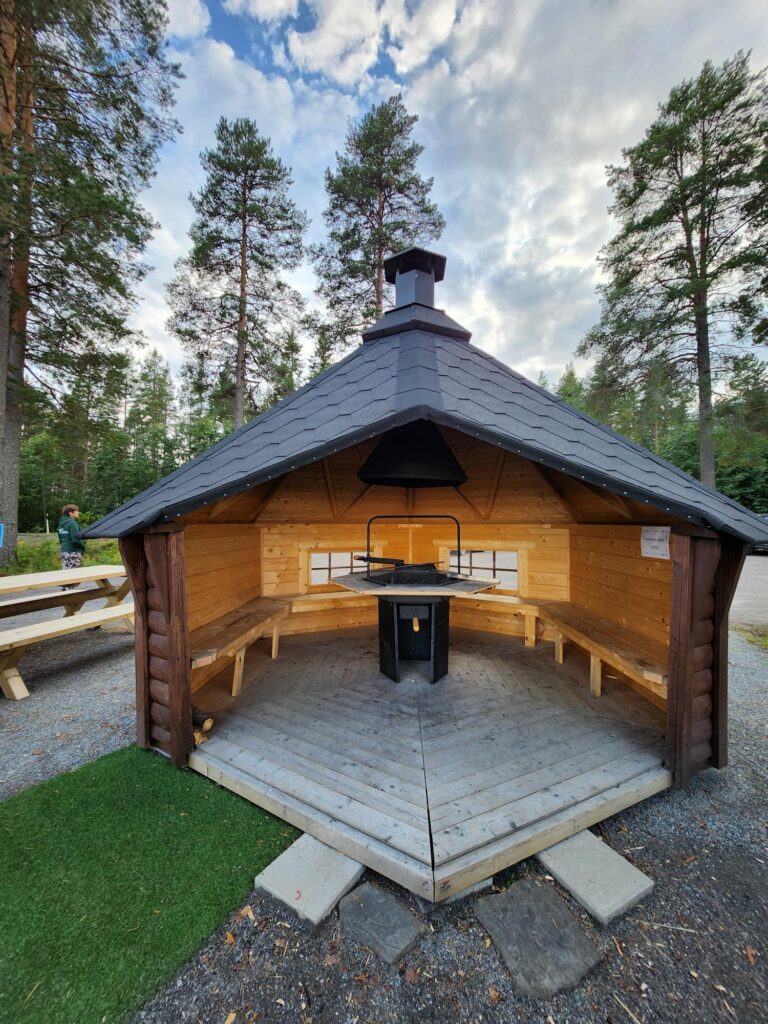 Parviaisenkylässä esillä oli Iiroonrannan kunnostushankkeen hieno lopputulos.