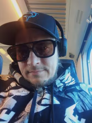 Lappalainen soittaa levyjä säännöllisesti nykyisessä kotikaupungissaan Turussa. Toisinaan muuallakin Suomessa. Myös ulkomaat ovat tulleet tutuiksi.