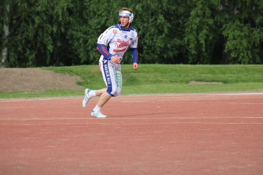 Vedon Mikko Vihriälä porhalsi uransa ensimmäiseen etenijäkuninkuuteen.