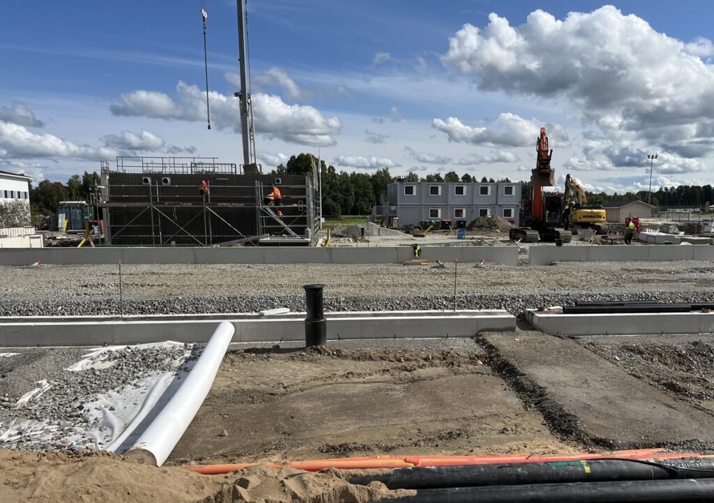 Uuden koulukeskuksen rakentaminen on alkanut.