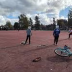 Vimpelin mestaruuden innoittamina nuoret kokoontuivat Tuohiperän kentälle pelaamaan höntsäpesistä sunnuntaina.