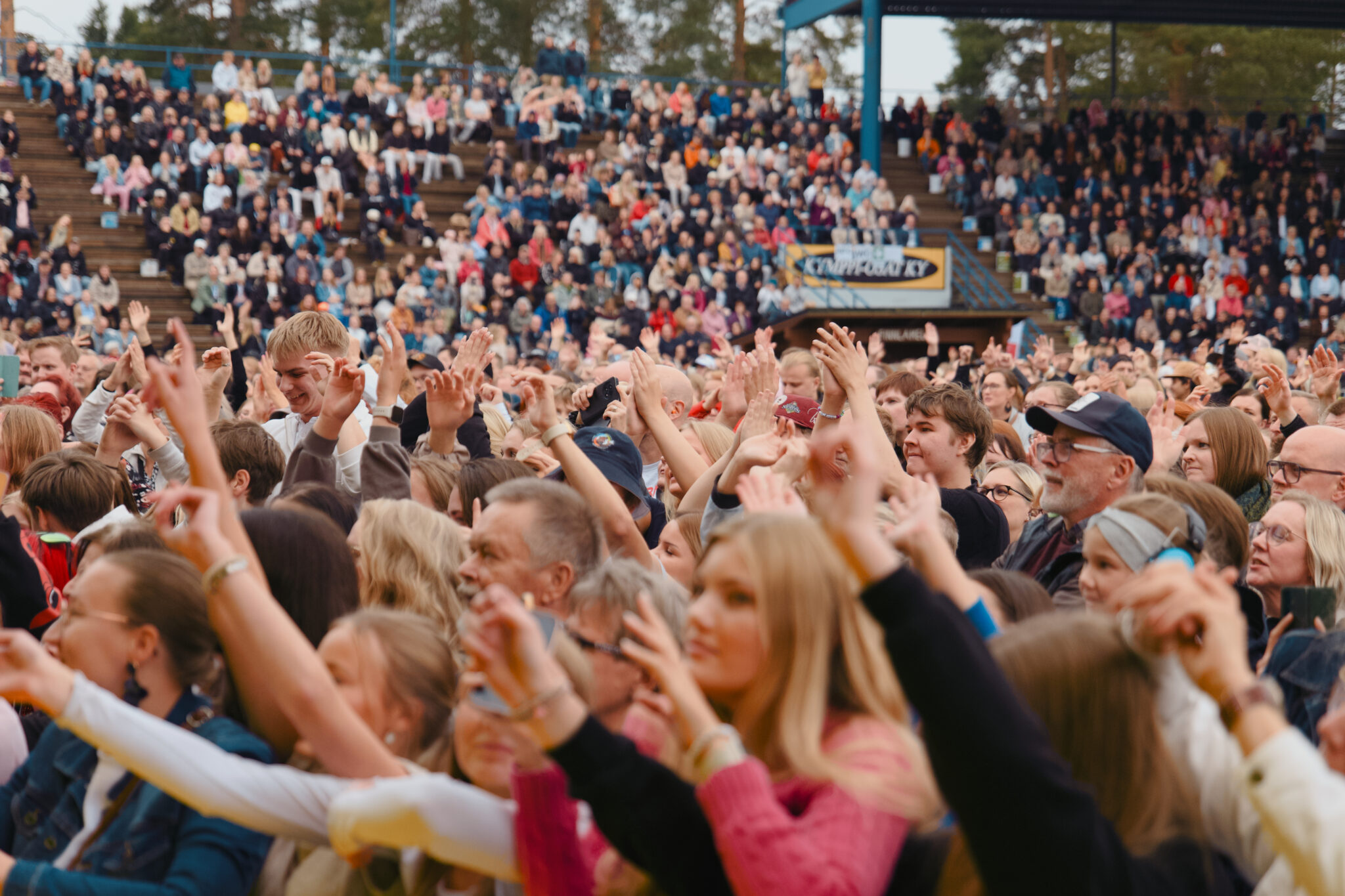 Yleisöä festivaalilla kuvaaja Risto Laukkonen
