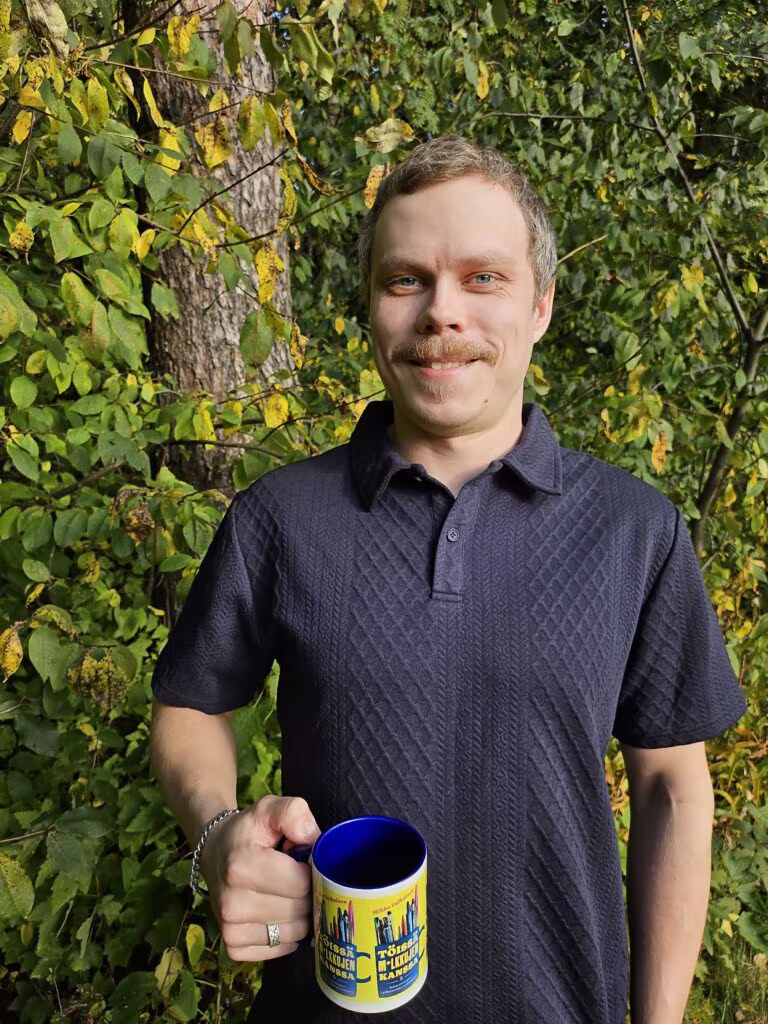 Kirjailijakuva Mikko Valkeinen