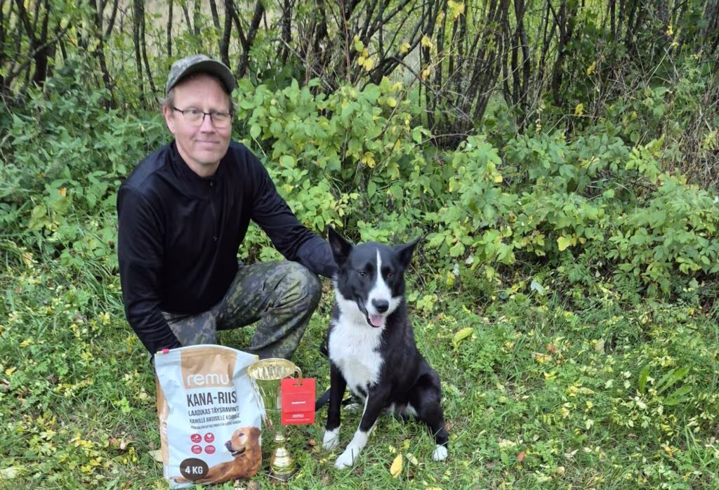 Jari ja Niina Vesasen omistama karjalankarhukoira Omani Panka-Pomo voitti Lappajärven mestaruuden saavuttaen samalla käyttövalion arvon neljännellä ykköskoetuloksellaan.