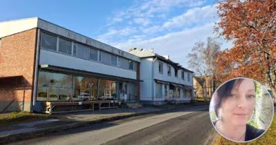 Lappajärven Nissintiellä sijaitsevan liike- ja asuinkiinteistön oikeanpuoleinen pää tuhoutui pahoin tiistaina sattuneessa tulipalossa. Alhaalla oikealla sijaitsi Satu Oravan liiketila.