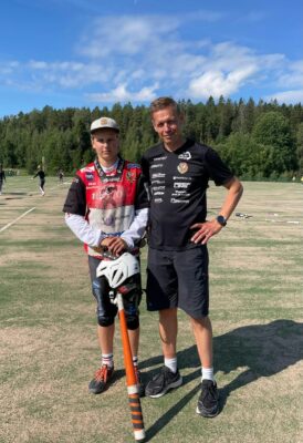 Jari Mäkelä ja Roope-poika ovat kumpikin intohimoisia liikkujia ja urheilijoita.