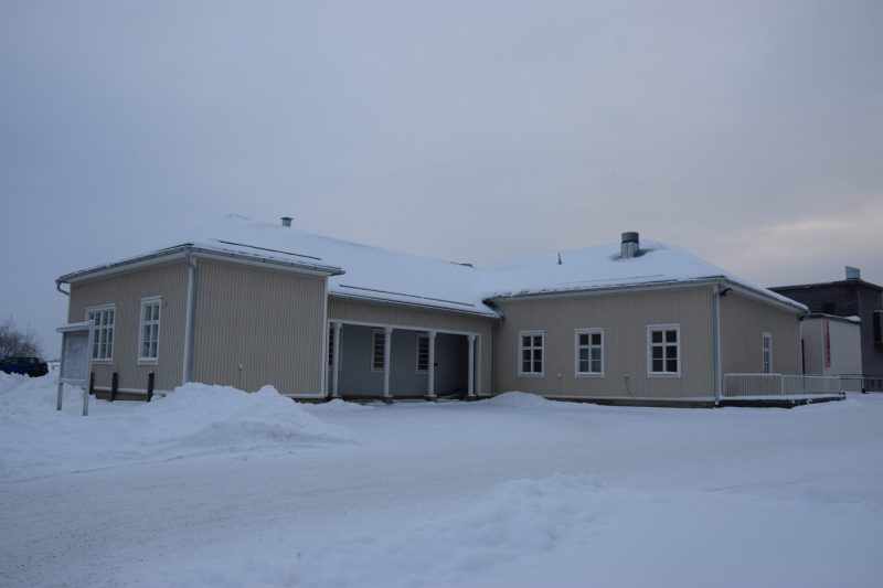 Alajärven terveyskeskuksen vanha osa on yksi Alvar Aallon ensimmäisistä arkkitehtitöistä.