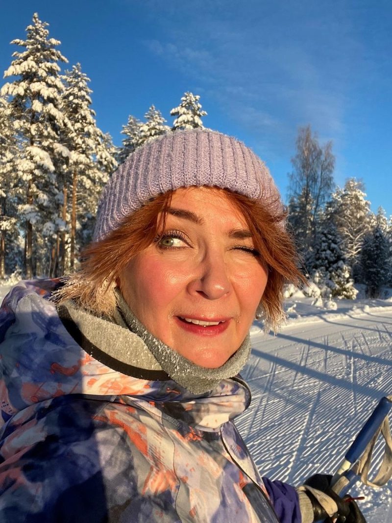 Irina viihtyy hiihtoladuilla. Kuva: Irinalta