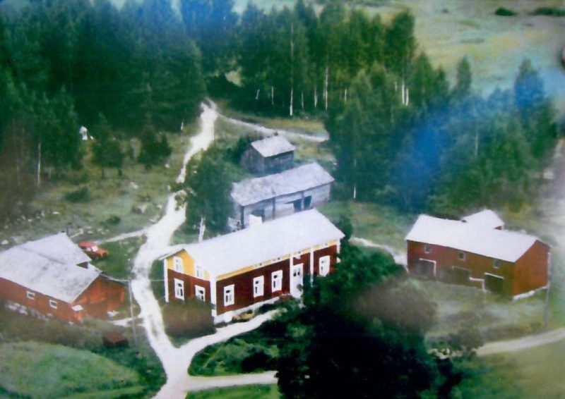 Gunnel Huldinin (o.s. Nyqvist) isoisän rakentama synnyinkoti Purmon Sandnabbassa.