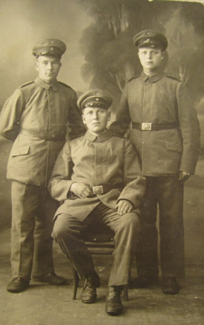 Vimpelin jääkäreitä, vasemmalla Oskar Pyhälahti, keskellä Hemming Salmela