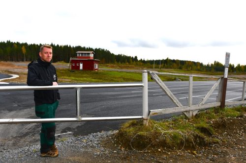 Kimmo Angervisto on ollut mukana Lappajärven Urheiluautoilijoiden hankkeessa, jossa Särkiniemen moottorirata on päivitetty. 8. lokakuuta siellä käydään ensimmäiset jokkiskisat viiteen vuoteen.