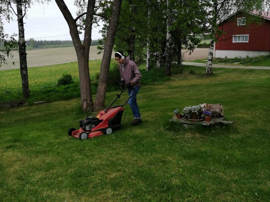 Kuva1 makinen tyon touhussa.jpg