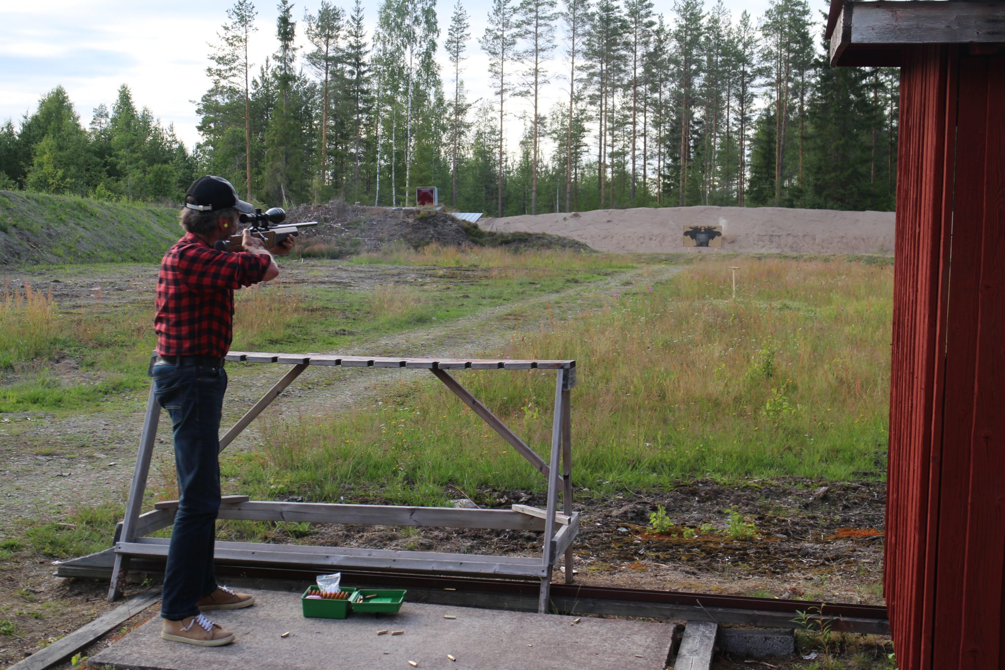 Kuva 1 ammunta koostui neljasta seisovasta ja kuudesta liikkuvasta taulusta.jpg