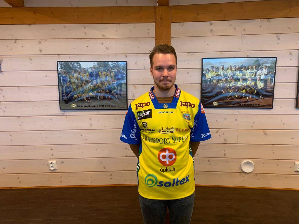 Urh pyry alanen ankkurien lukkariksi.jpeg