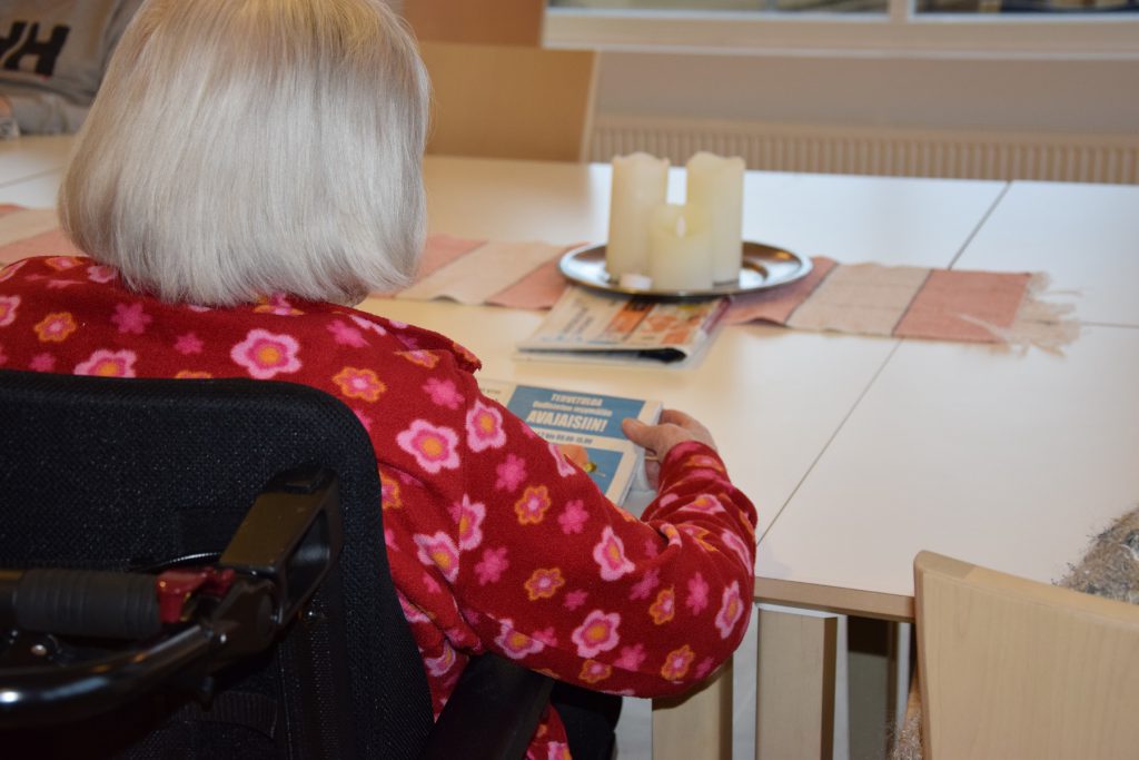 Vanhustenhoito x.jpg