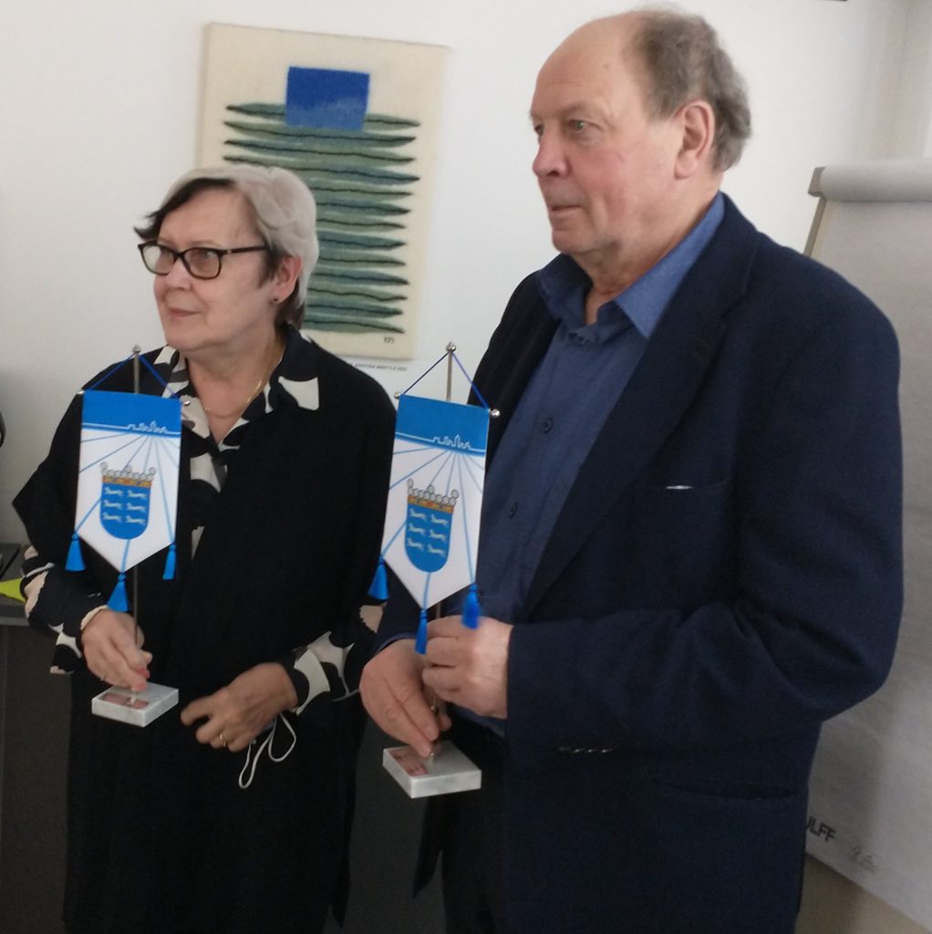 Neuvos huomioidut.jpg