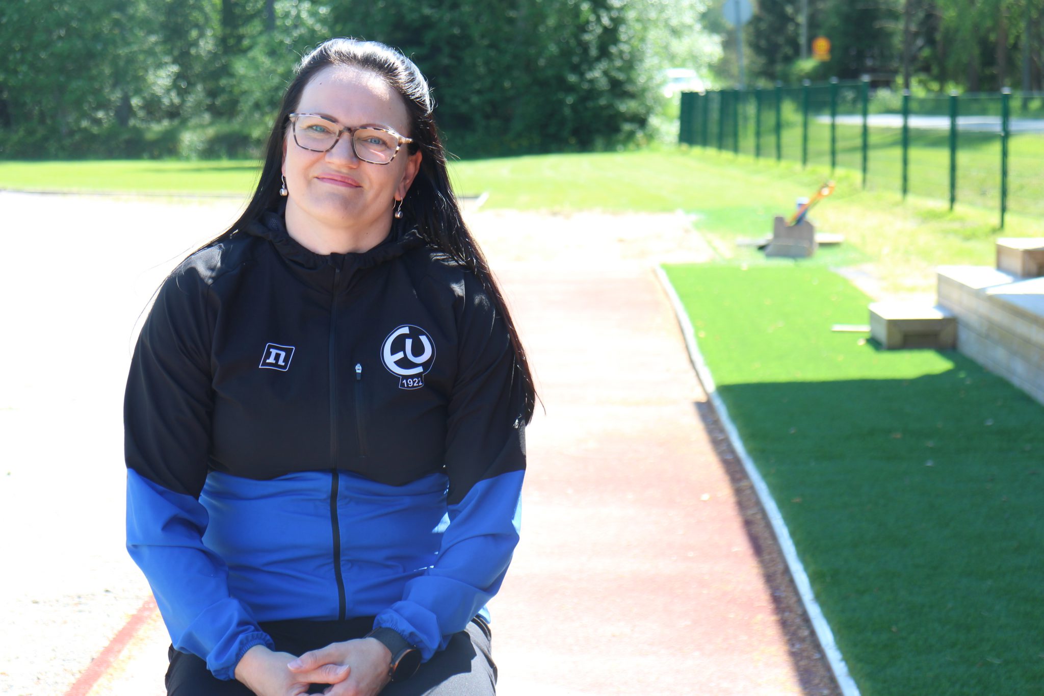 Kuva 1 ulla luomansuu kertoo urheiluseuran toiminnan kehittyneen roimasti 2000 luvulla.jpg