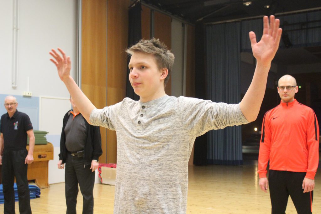 Kotisivu miestanssi.jpg