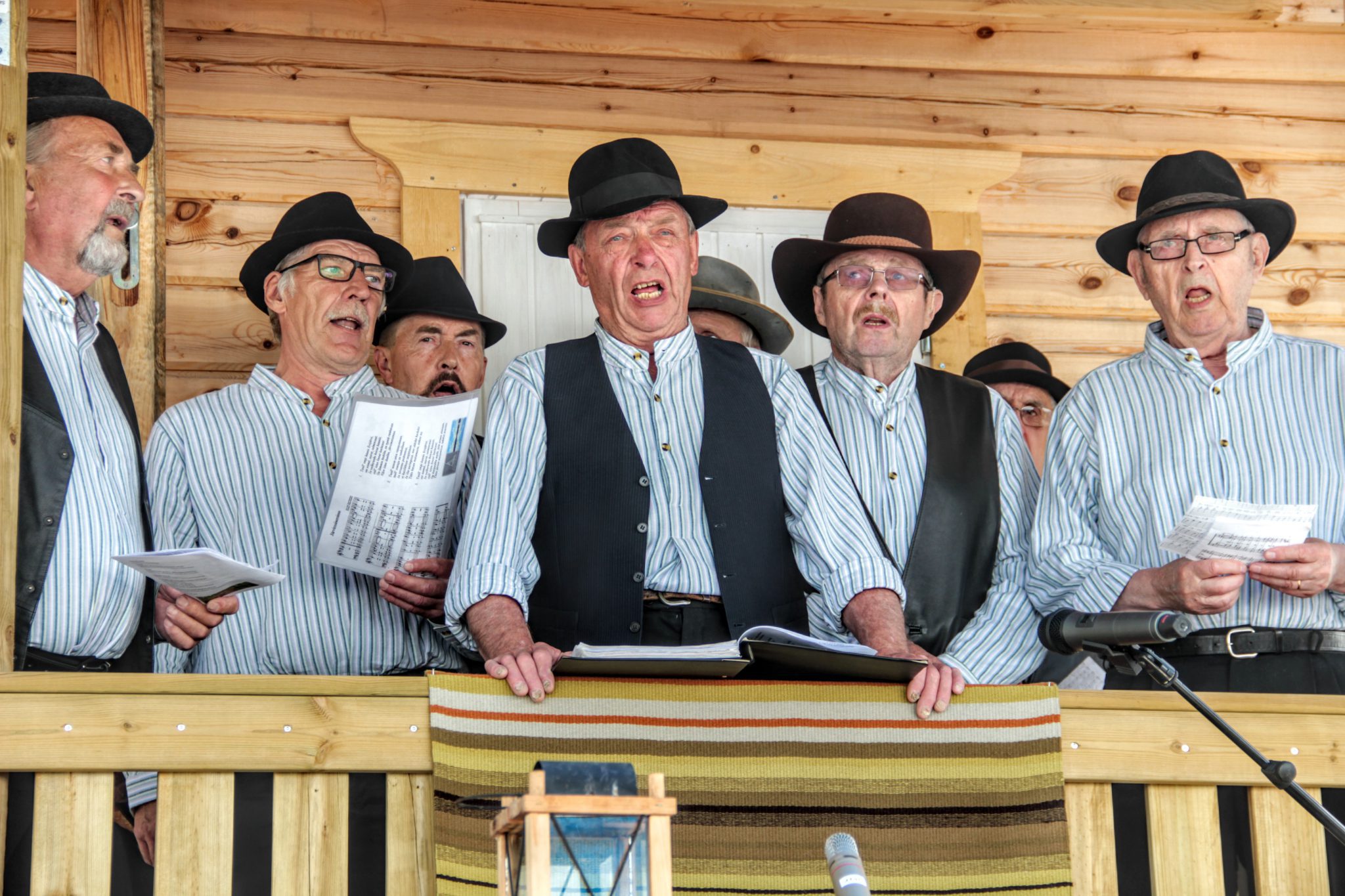 Uittokamppa1 mieskuoro.jpg