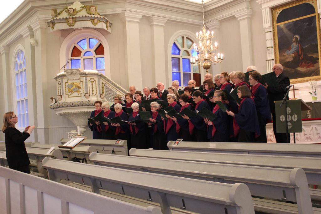 Kirkkokuoron konsertti 3.jpg